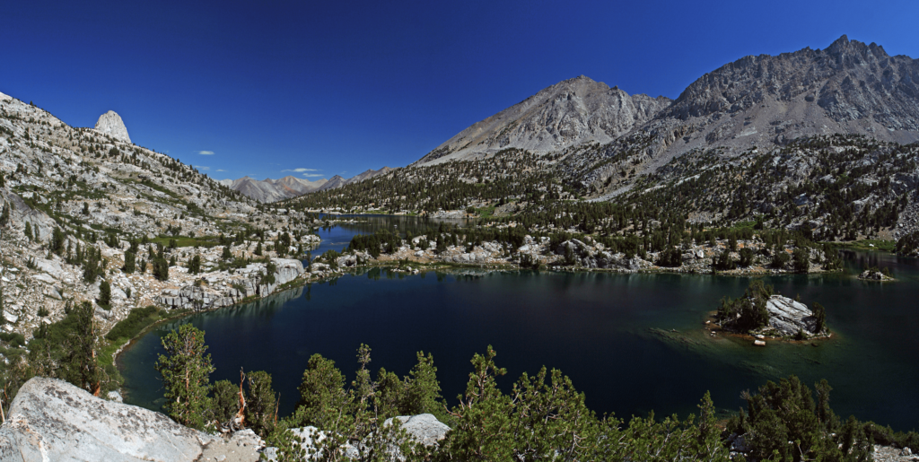 Kings Canyon National Park California lake with mountains in the back